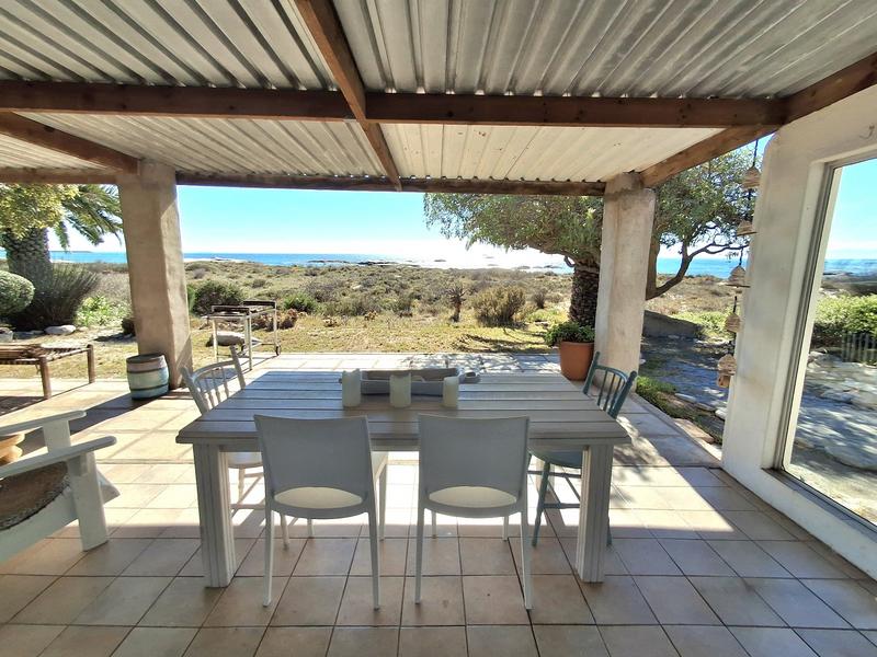 2 Bedroom Property for Sale in Hannasbaai Western Cape